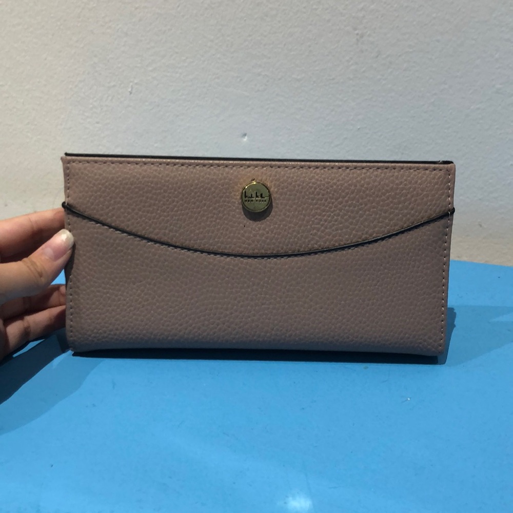NEW! Nicole Miller Wallet